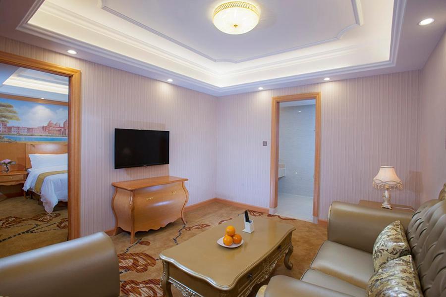 Vienna International Hotel Puning International Commodity City المظهر الخارجي الصورة